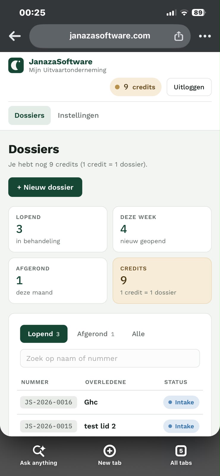 Dashboard van de uitvaartondernemer: lopende dossiers, dossiers van deze week, afgerond deze maand en het aantal credits